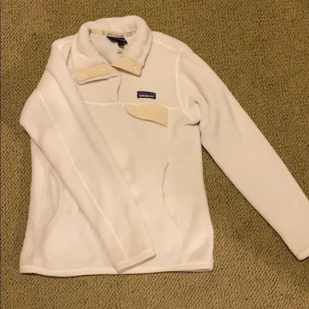 Patagonia women’s pull over size small